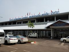 ホテルをチェックアウトしてバンコクへ移動
朝 9：30　ホテルの送迎サービスを利用して無料で空港まで送ってもらう。他にオランダからの女性が一人同乗した。
マイクロバスで15分ぐらいでワットタイ国際空港に到着
