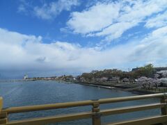 瀬田の唐橋から見た瀬田川と琵琶湖
ボートの練習をしていた
