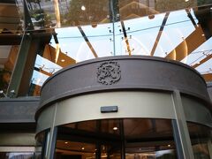 で、ホテルに到着です。

今回のホテルはこちら！！

元The St.Regis　今は地場ホテルになったラグジュアリーコレクション加盟の
ホンタホテルです！！！！！！！！！！！！！！！！