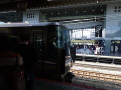 京都駅から琵琶湖線新快速に乗って