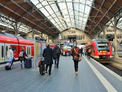 ハンブルクで買い物した後は、リューベックへ来た。
ハンブルクからリューベックに行く列車、結構混雑してた。