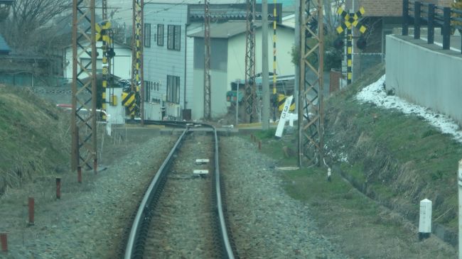 目の前にはいきなりの急勾配。<br /><br />遊園地のアトラクションにでも乗っている気分だ。