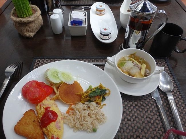 滞在3日目の朝。普通なメニューばかり。