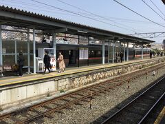 秘境駅号は豊橋発と飯田発の2本だけで、
豊橋駅9:50発の最初の停車駅が新城駅です。

