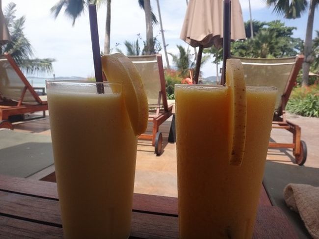 部屋のサービスでついていたドリンク券で、<br />The Anantara　と　Mango　Coco　　190Bみたいです。