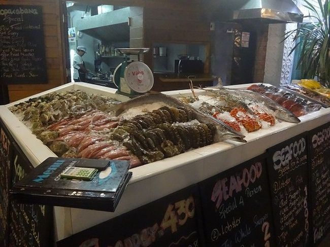 お魚がいっぱい並んでいたので、ここにした