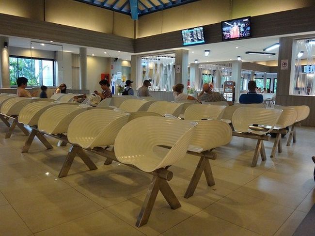 特に何も買わず、搭乗口へ。