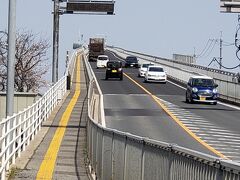 『ベタ踏み坂』江島大橋に来ました。
写真の撮り方悪すぎですね。近すぎました。