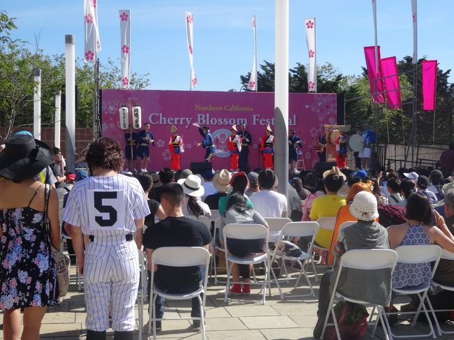 お祭りやってました。