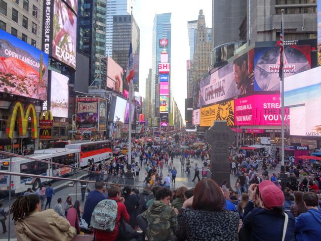 タイムズスクエア。人は多いけどピンとこなかった。ミュージカルとか観ればよかったのかな。
