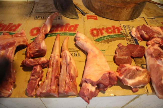 豚肉<br /><br />豚足もあります。