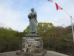 次は、風頭公園の龍馬像。