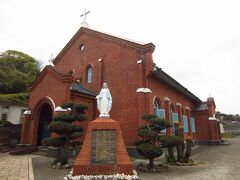 次に訪れたのは、黒崎教会です。教会の外観。