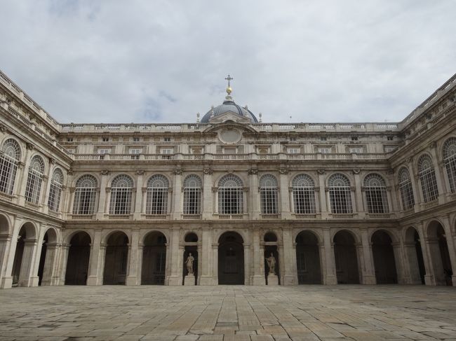 スペインの建物もすごいね。