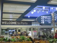 ポルト空港に到着
到着は夜遅く

ホテルのあるポルト中心部まで地下鉄で移動するため、地下鉄乗り場へ
終電も近いので慌てていたのですがなんと地下鉄が走っていない...
係の人らしい人に聞いたところ、ストライキ中とのこと

市バスが走っているとのことでバス乗り場を探して何とかバスに乗り込みました


Porto Airport <https://www.aeroportoporto.pt/en/opo/home>