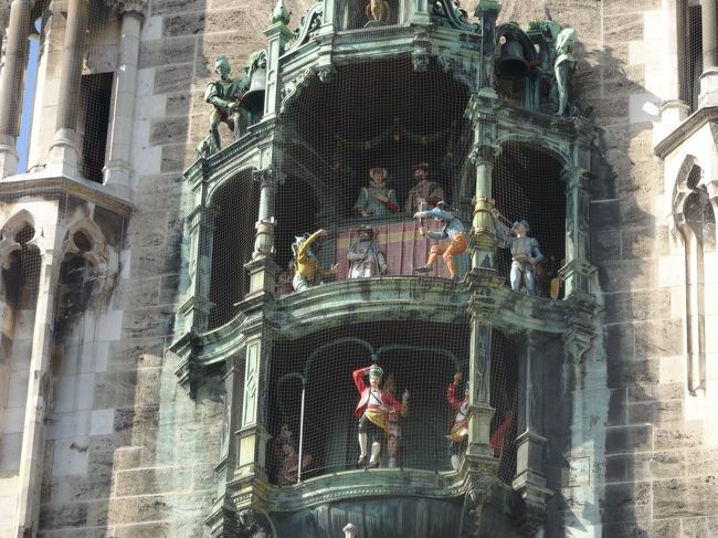 オルゴール。<br />しょぼくてびっくり。