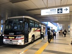 早朝なんでいつも通り道路もガラガラ。
安定の早着で羽田空港に到着です。