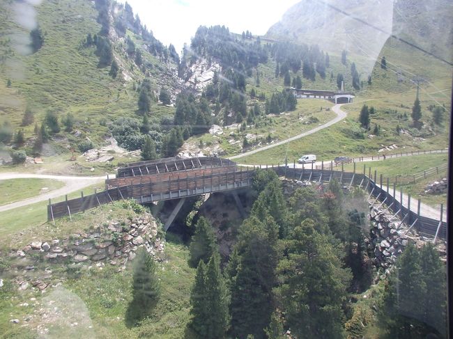 前回歩いた道筋を眺めながら