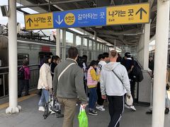 結局空港を出てから2時間以上掛かって仁川駅に到着です。
すでに時刻は13時45分。
原因は電車の乗り間違いが主ですが、事前の予習通り結構時間が掛かる所なのも判明。
ソウル市内だと時間無いだろうから仁川の街にしてみようとした意味が全く無い！