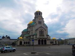 4日目：ソフィア市内見学。先ず、アレクサンドル・ネフスキー大聖堂。ブルガリア正教会の大聖堂。