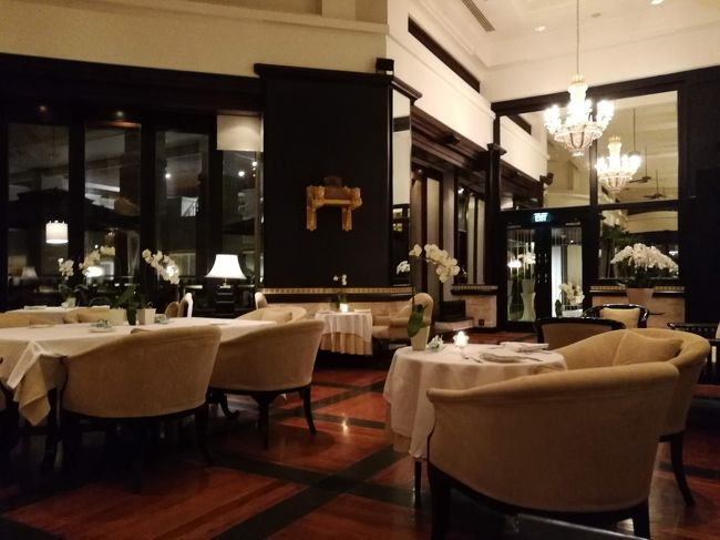 インターコンチネンタルバリリゾート<br />初日のイブニングカクテルの時間となったのでクラブラウンジに来ました。<br />