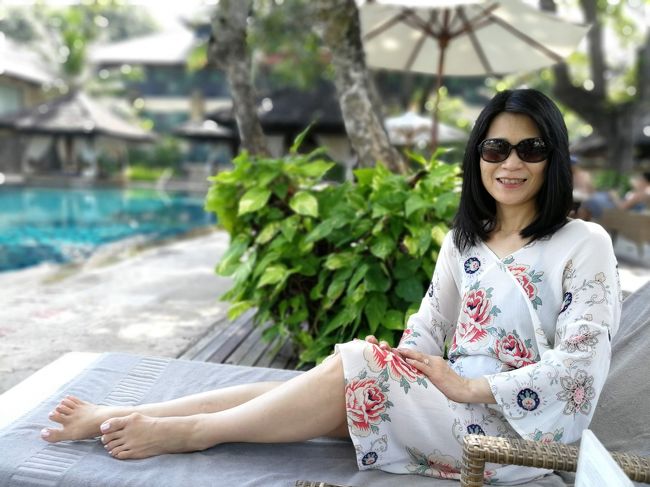 インターコンチネンタルバリリゾート<br />この日はアフタヌーンティの時間までクラブ専用プールで過ごしました。<br />