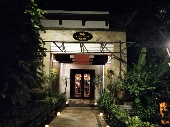 インターコンチネンタルバリリゾート<br />この日の夕食はホテルにあるイタリアンレストラン「Bella Cucina」にしました。<br />