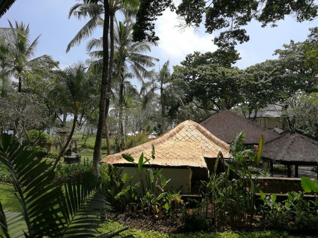 インターコンチネンタルバリリゾート<br />この日の昼過ぎにはこちらのホテルをチェックアウトしてホリディインリゾートバルナバリに移動しました。<br />