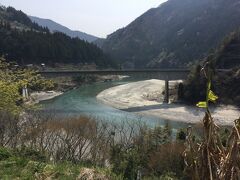 3番目の秘境駅　伊那小沢駅　は中井侍駅の次の駅です。
伊那小沢駅からは信州最南端の秘湯
天龍温泉 おきよめの湯
があるようですが距離的には10kmもないが離れています。
橋は水神橋です。