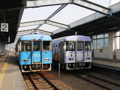 18:10宿毛駅着。
ああ、高知からよくここまで列車できたなぁ。
高知の端っこです。海を挟んで向こうは大分県です。生きているうちに、またこの街にくることはできるのかしら。。
そんな思いを馳せながら、街の散策をはじめます。