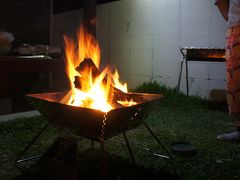 突然ですが！職場の若者たちに誘われてBBQしに北部へGO♪
焚火を眺めながら仕事の愚痴を話したり、花火をしたり楽しかったー。
翌日、メンバーの一人が二日酔いになりますた。
酒の許容量が分からず、飲みすぎるような若さが眩しかったです☆