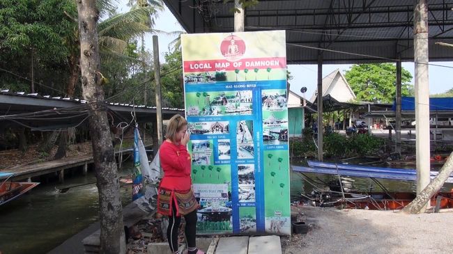 7:00にバンコクを出て8:30にダムヌンサドアックに到着。<br />有名なボッタクリボート乗り場に行き、さっそく値段交渉。