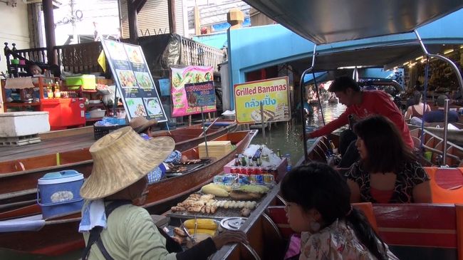 矢継ぎ早のボートグルメは、どれも作りたてで熱々で美味しく大満足。<br />もし他人と乗合いだったら、こうは好き勝手にいかないんだろうな。<br />なんだかんだであっという間に1時間30分経過。