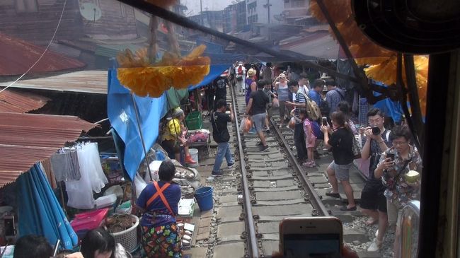 一番後部車両に乗ると、こんな車窓が撮れます。<br />