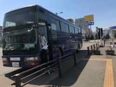 無料送迎バスで支笏湖を目指します。