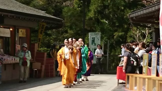 １０時ちょうどお経が始まります