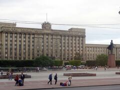 　モスクワ広場のソビエトの家