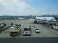 荷物を受け取って、タクシーで松山空港へ向かいます。