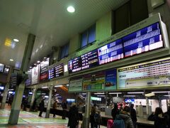 いつも通り羽田空港には品川の京急経由で。
8時台の便で札幌に発つので早めに行動です。