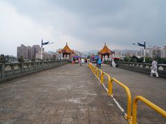 長福橋に到着。
大きな橋ですが、歩行者専用のようです。
