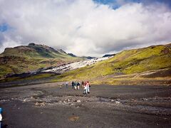次に訪ねたのはソゥルヘイマヨークルト氷河