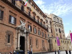 ノルマン王宮（Palazzo dei Normanni）、欧洲最古の王宮。現在も三階はシチリア州議会堂として使われている。そのためか、政府機関に見えて、観光客も見かけなかったので中に入りませんでした。