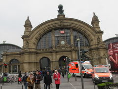 ◆フランクフルト街歩き
フランクフルト中央駅にSバーンで到着