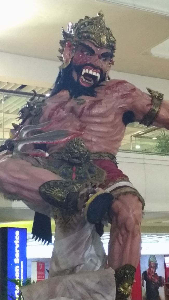 いきなりオゴオゴのお出まし。誰かに似てる！