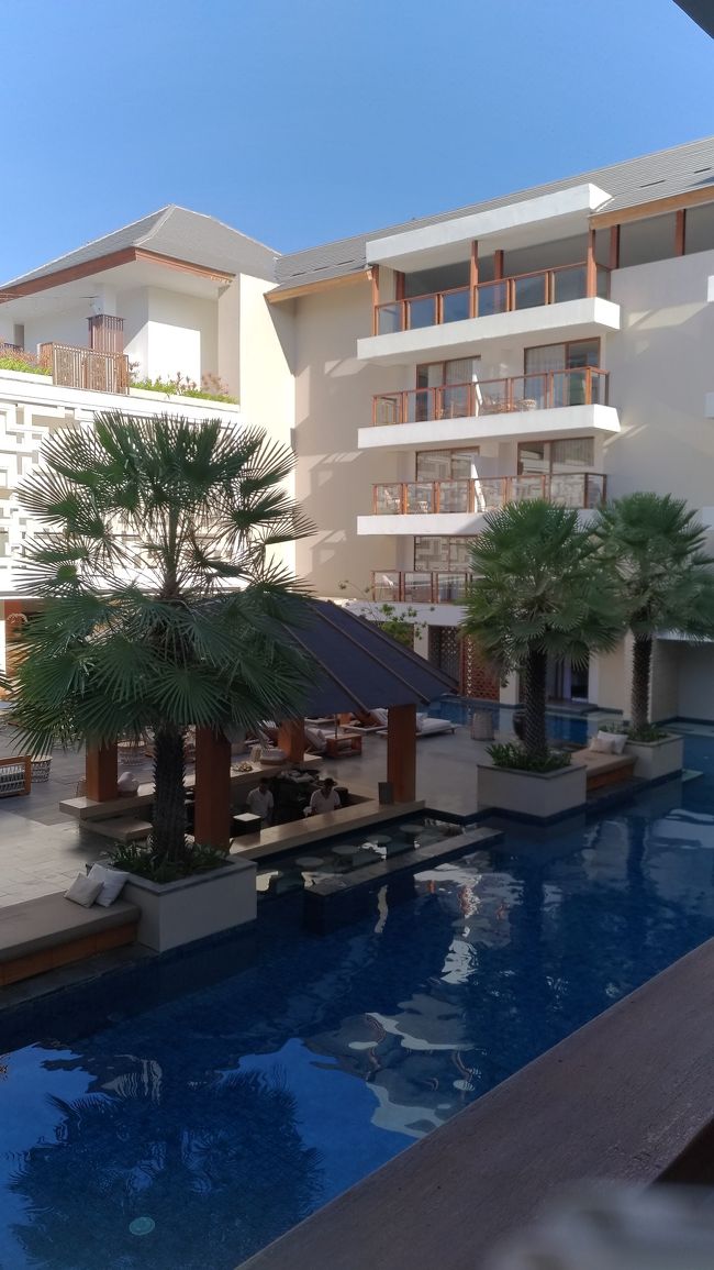 翌朝。宿泊先はザ・バンダホテル&amp;スイーツと言うレギャンにあるホテル。90室とこじんまりした雰囲気。