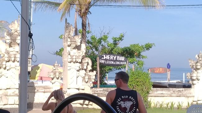 ここのホテルはビーチフロントにあって、朝食会場はイタリアンレストラン。