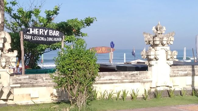 せっかくのビーチなのに、行ったのは1回だけ。しかも2～3分眺めただけという。笑