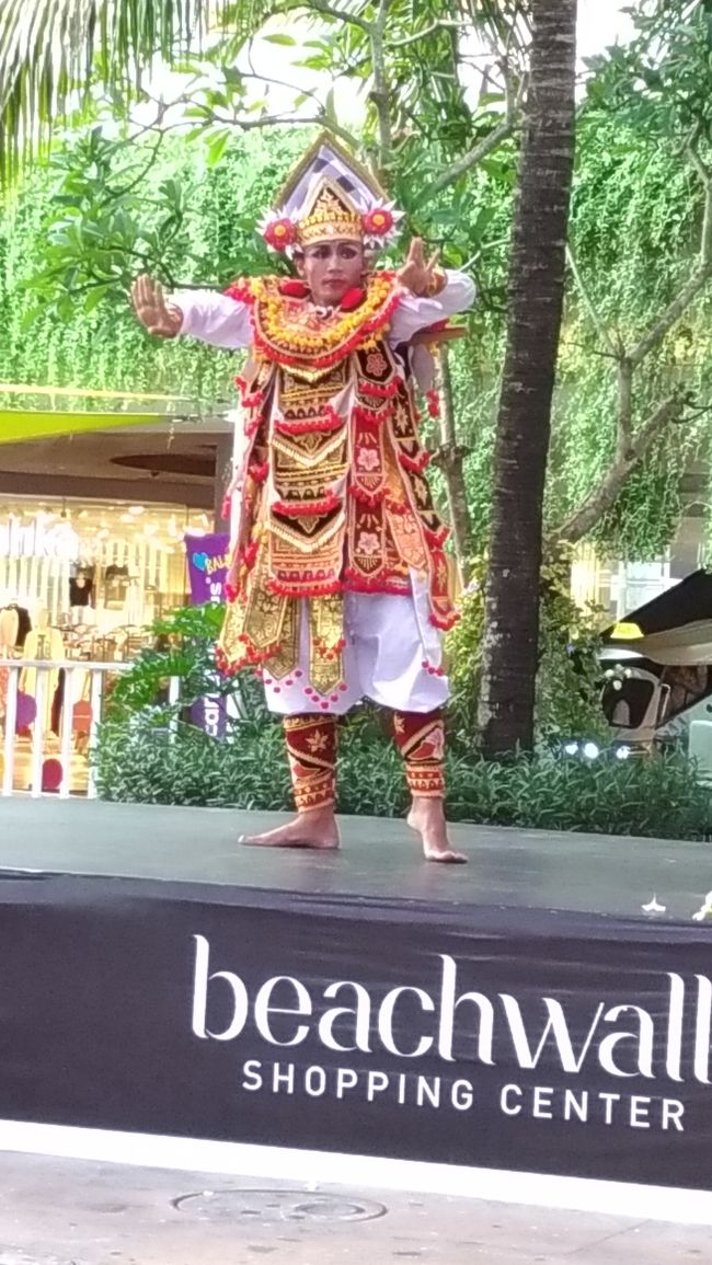 しかもイケメン！<br />バリの男性に恋しちゃう日本の女性が多いと聞きますが、分かる気がする。笑<br />