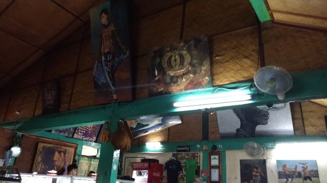 晩ごはんは、ここ！ワルンインドネシア。<br />ビーチウォークから10分位です。女性ひとりで歩いて行くのはお勧めしません。