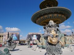 コンコルド広場の噴水の彫刻。